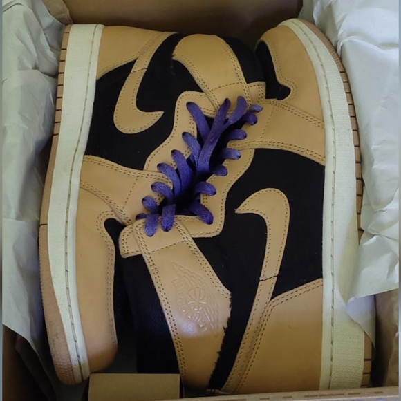 Jordan 1 Heirloom hightops - Picture 2 of 4
